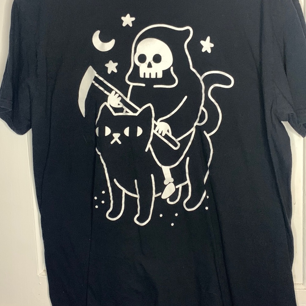 Black Matter brand from Hot Topic, womens t-shirt, size XL